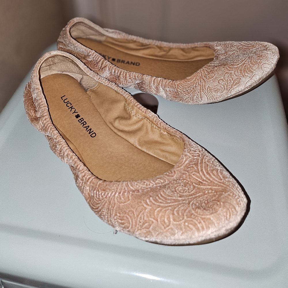 Lucky Brand Velvet Pale Pink Flats for Everyday Comfort - Picture 2 of 4